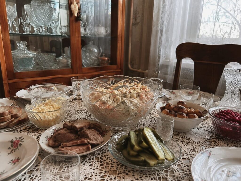 Обжорка — той самий салат. Не для тих, хто боїться майонезу 2 Салат «Обжорка» зі свининою та бочковими огірками